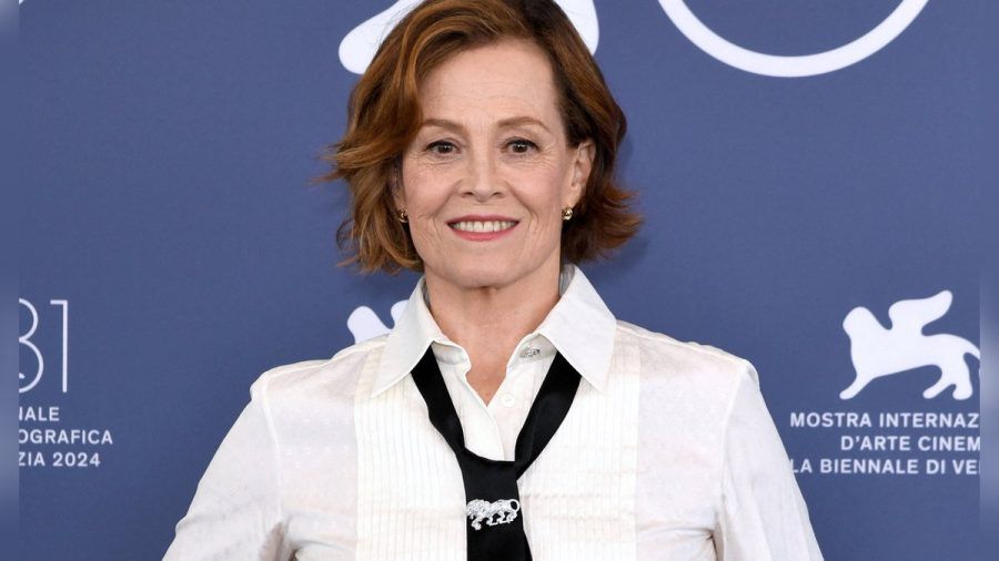 Sigourney Weaver bei einem Fototermin auf den 81. Filmfestspielen von Venedig. (lau/spot)