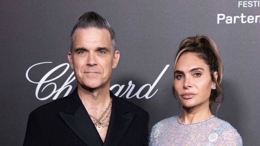 Ayda Field hat ihren "Schatten" und einen weiteren Hund verloren, den sie gemeinsam mit Robbie Williams adoptiert hatte. (wue/spot)