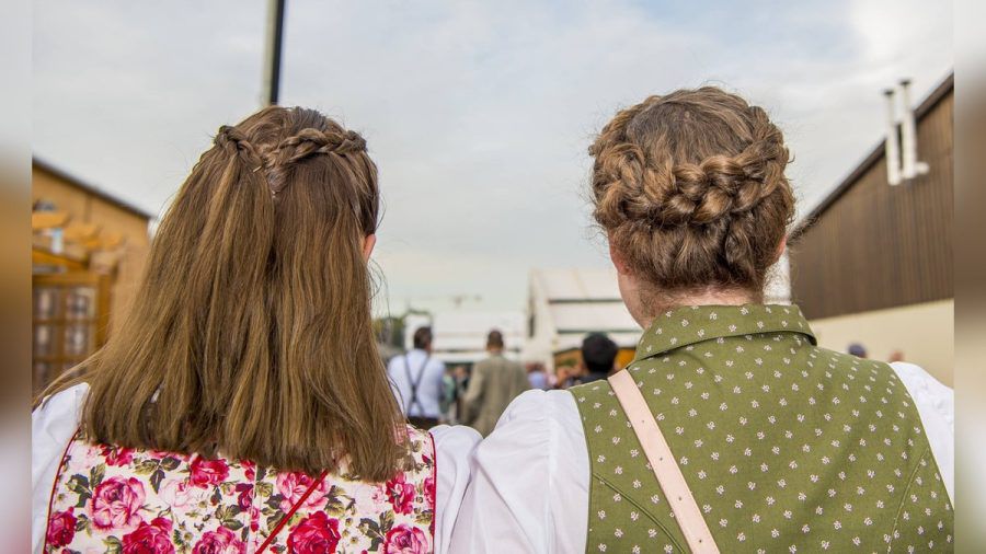 Auf dem Oktoberfest sind jedes Jahr die verschiedensten Flechtfrisuren zu sehen. (paf/spot)