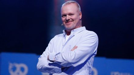 Stefan Raab wird sich nach seinem Rückzug im Dezember 2015 am Samstag (14. September) erstmals wieder im TV zeigen. (the/spot)