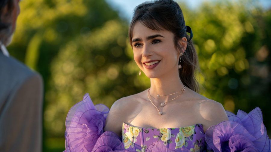 "Emily in Paris" mit Lily Collins wird fortgesetzt. (stk/spot)