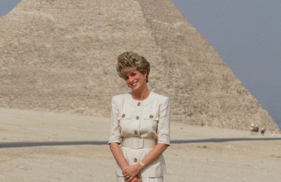 Princess Diana - 1992 - Giza Plateau in Egypt - Getty BangShowbiz