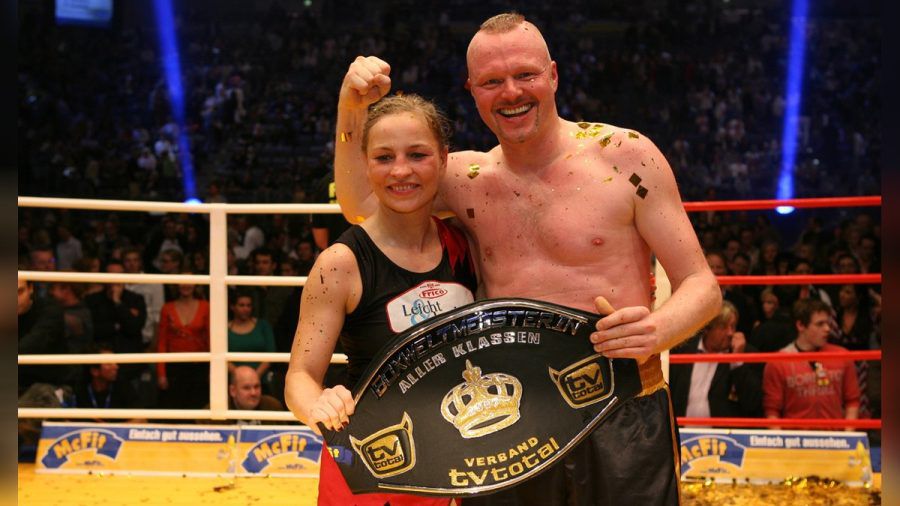 Regina Halmich und Stefan Raab begegnen sich zum dritten Mal im Boxring. (dr/spot)