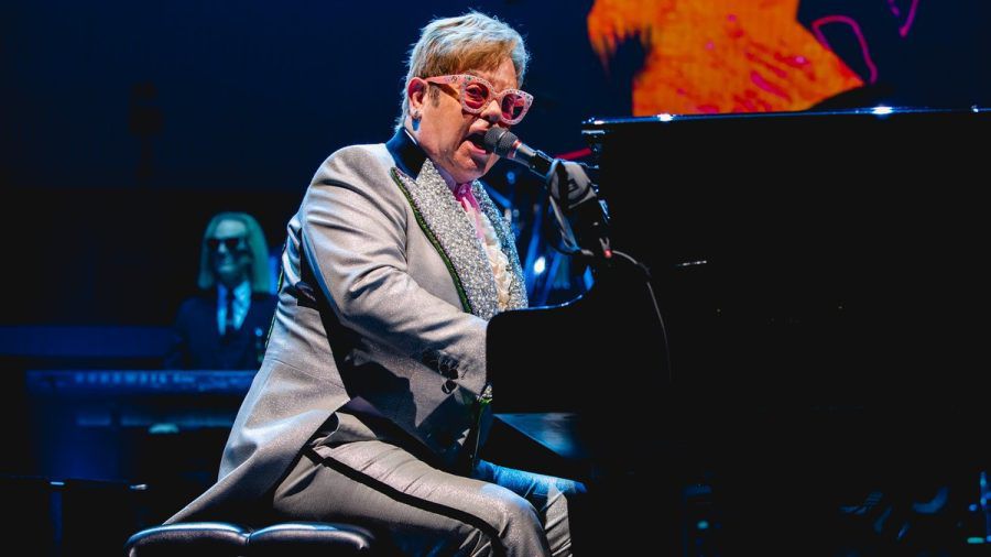 Elton John erholt sich seit Wochen von einer schweren Infektion. (wue/spot)