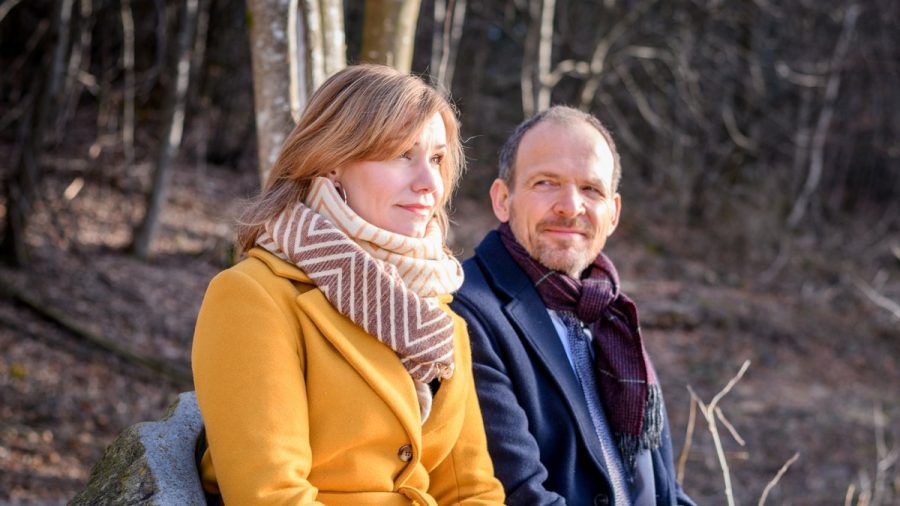 "Sturm der Liebe": Katja und Markus erinnern sich wehmütig, einmal einen gemeinsamen Traum gehabt zu haben. (cg/spot)