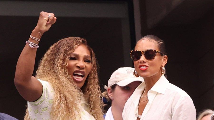 Serena Williams (l.) und Alicia Keys ließen bei den US Open ihren Emotionen freien Lauf. (eyn/spot)