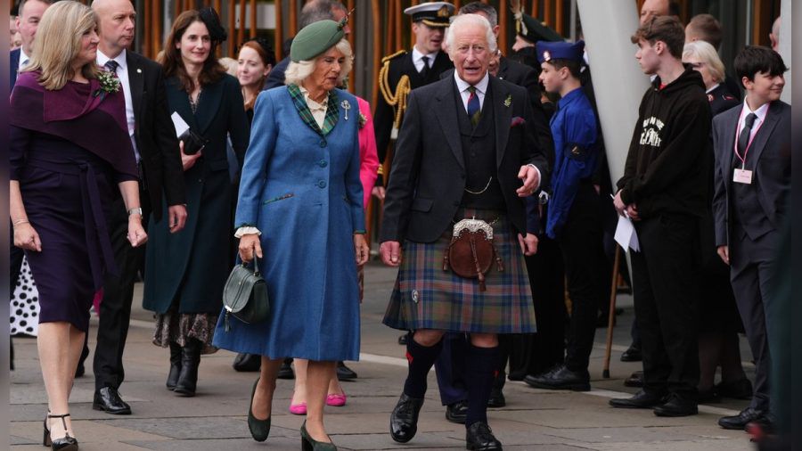 Königin Camilla und König Charles in Edinburgh. (jom/spot)