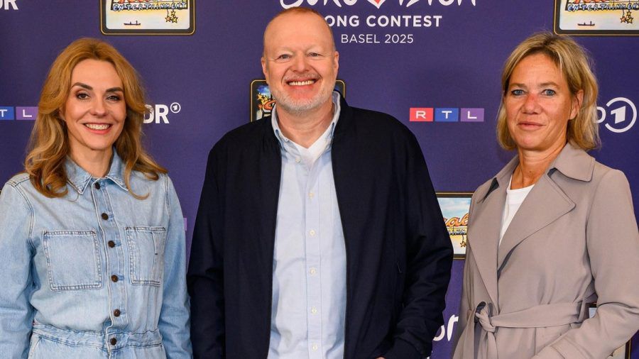 Inga Leschek von RTL, Stefan Raab sowie ARD-Programmdirektorin Christine Strobl (v.l.n.r.) auf der ESC-Pressekonferenz am Donnerstag. (lau/spot)