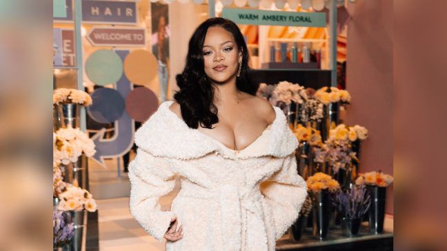 Rihanna bringt eine Weihnachtskollektion Onesies auf den Markt. (dr/spot)