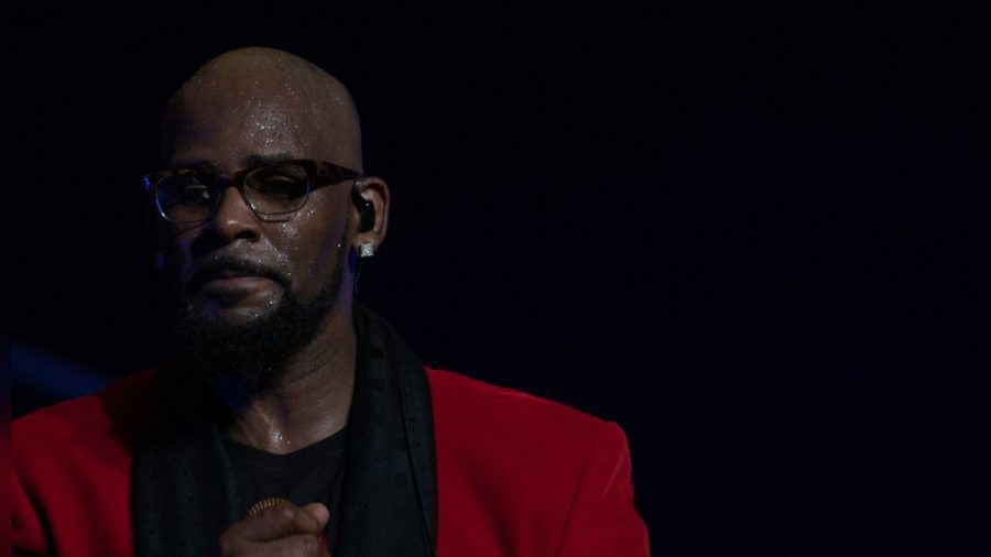 R. Kelly sitzt wegen sexuellem Missbrauch 31 Jahre in Haft. (eyn/spot)