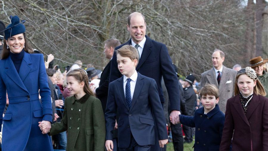 Die Kinder von Prinzessin Kate und Prinz William, Prinzessin Charlotte, Prinz George,  und Prinz Louis (hier Hand in Hand mit Cousine Mia Tindall), haben derzeit Schulferien. (the/spot)