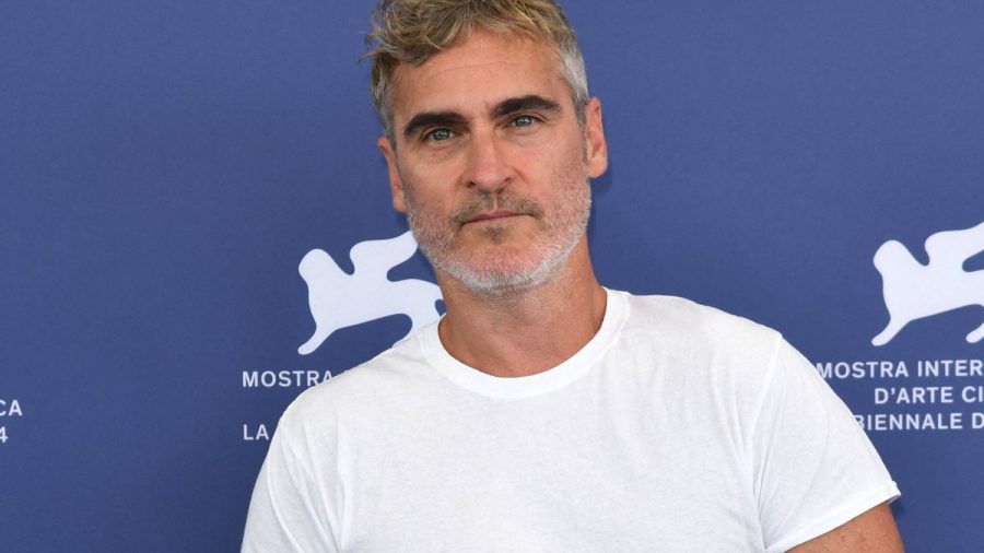 Joaquin Phoenix bei einem Auftritt auf den Filmfestspielen von Venedig 2024. (lau/spot)