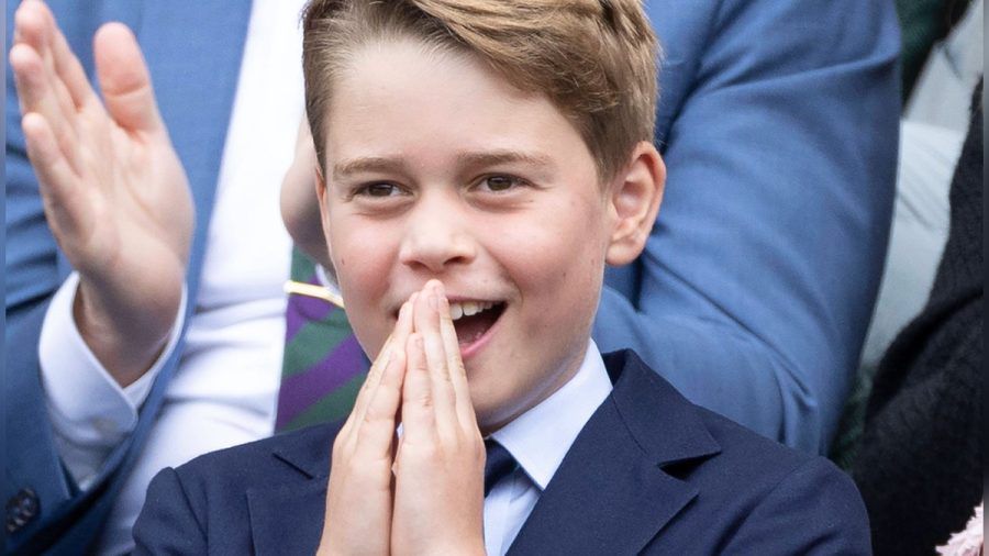 Prinz George, hier beim Besuch des Wimbledon-Turniers im vergangenen Jahr, gilt als sportbegeistert. (lau/spot)