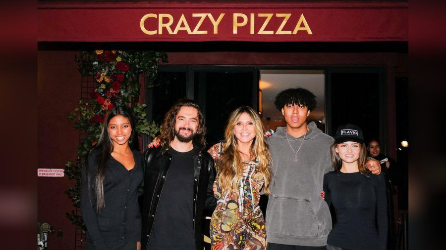 Von links: Lou Samuel, Tom Kaulitz, Heidi Klum, Johan Samuel und Leni Klum bei der Eröffnung von "Crazy Pizza" in New York. (hub/spot)