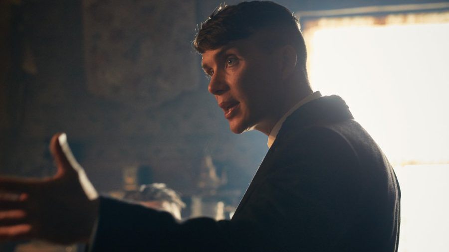 Cillian Murphy ist der große Star von "Peaky Blinders". Hilfe bekommt er als Tommy Shelby von seiner Familie - so auch im Film. (stk/spot)