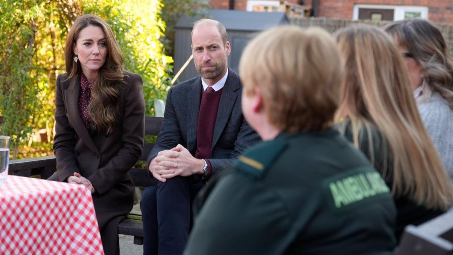 Prinzessin Kate und Prinz William während ihres Southport-Besuchs am 10. Oktober. (wue/spot)