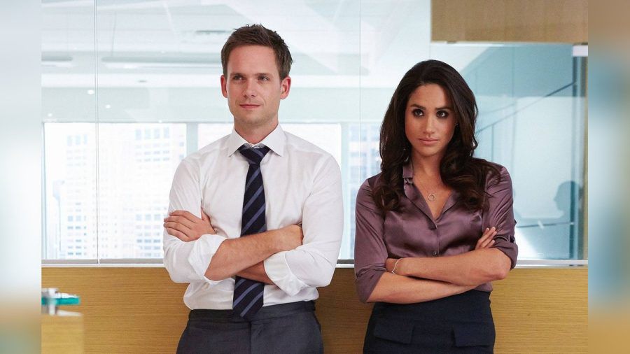 Patrick J. Adams und Herzogin Meghan, damals noch Meghan Markle, in "Suits". (dam/spot)