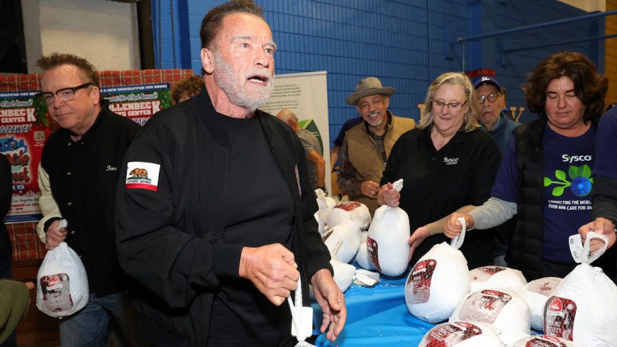 Arnold Schwarzenegger im Hollenbeck Youth Center in Los Angeles. (lau/spot)