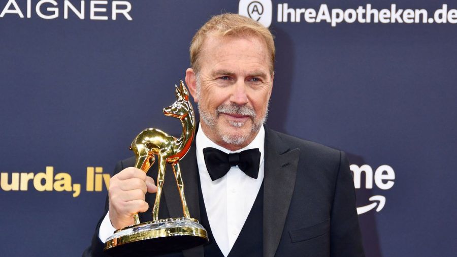 Reh statt Premiere: Kevin Costner wohnte der Bambi-Verleihung in München bei. (stk/spot)