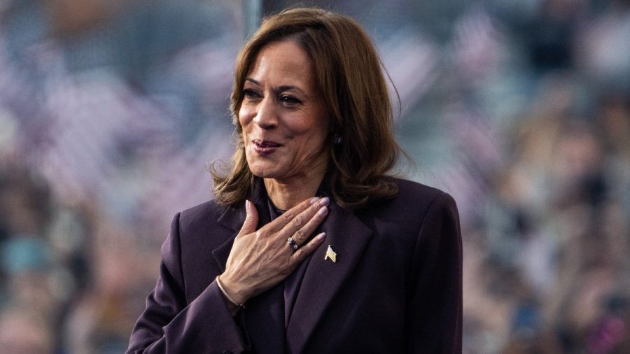 Kamala Harris bei ihrer Rede nach der US-Wahl. (mia/spot)