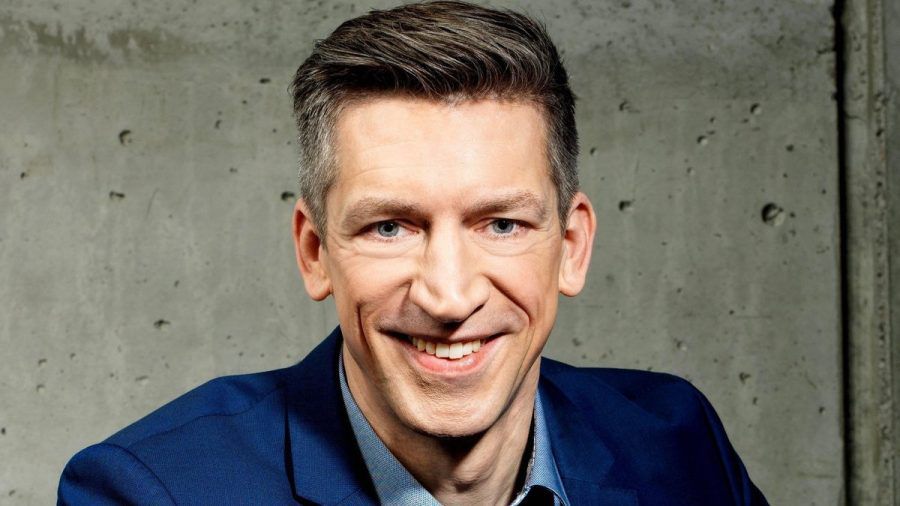 Steffen Hallaschka präsentiert zum zweiten Mal den RTL-Jahresrückblick. (sv/spot)