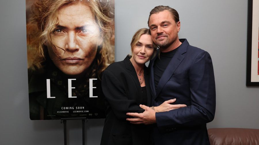 Kate Winslet und Leonardo DiCaprio posierten am 19. November vertraut in Los Angeles. (eyn/spot)