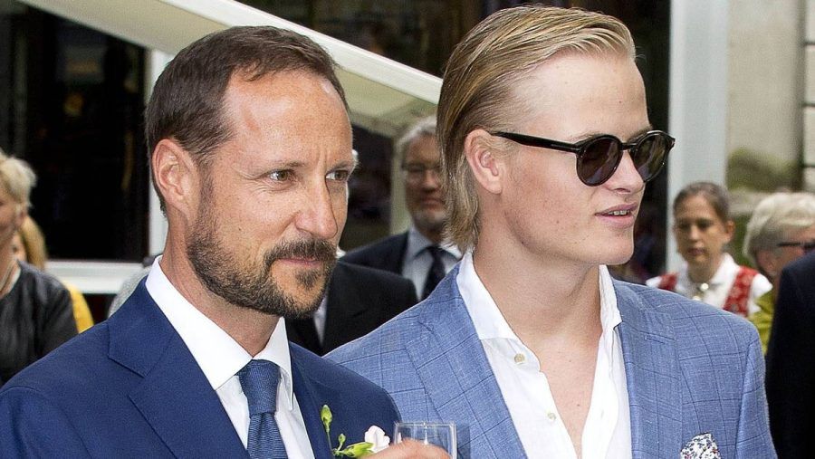 Kronprinz Haakon von Norwegen (l.) mit seinem Stiefsohn Marius Borg Høiby (tj/spot)