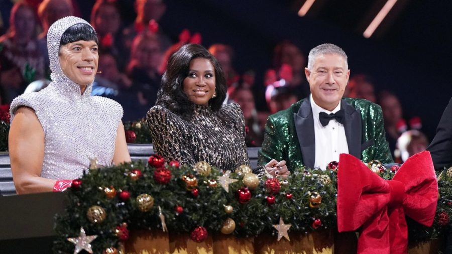 In der Jury der Weihnachtsshow sitzt das bekannte "Let's Dance" Trio (v.li.) Motsi Mabuse, Jorge González und Joachim Llambi. (ili/spot)