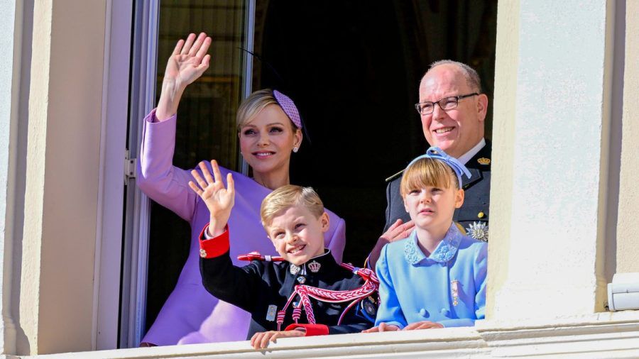 Am 19. November grüßt die Fürstenfamilie traditionell vom Palastbalkon. (ae/spot)