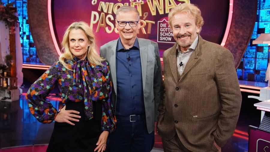 Barbara Schöneberger, Günther Jauch und Thomas Gottschalk stehen schon seit Jahren für "Denn sie wissen nicht, was passiert" vor der Kamera. (dam/spot)