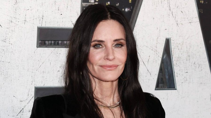 Schauspielerin Courteney Cox kehrt für "Scream 7" zurück. (ili/spot)