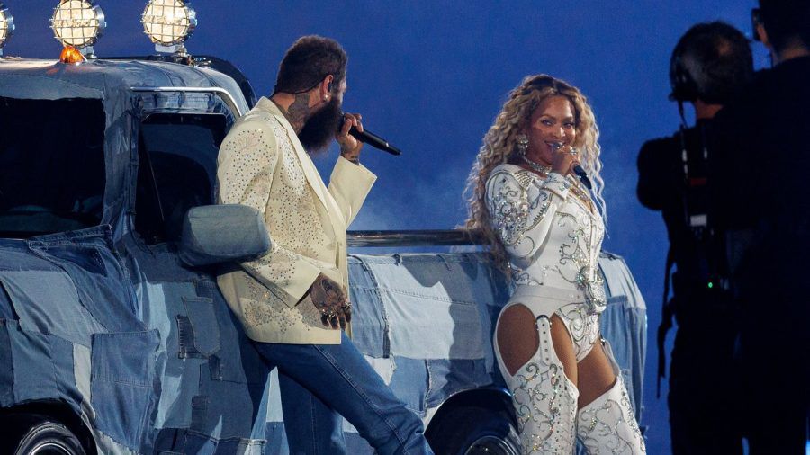 Post Malone und Beyoncé performten im Rahmen des Footballspiels der Houston Texans gegen die Baltimore Ravens. (dam/spot)