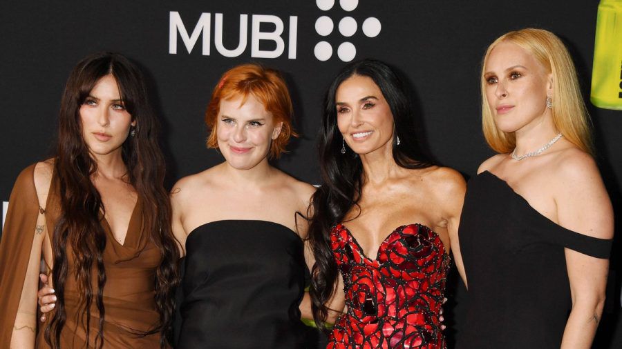 Scout Willis, Tallulah Willis, Demi Moore und Rumer Willis (v.l.n.r.) sind eine echte Familienbande. (eyn/spot)