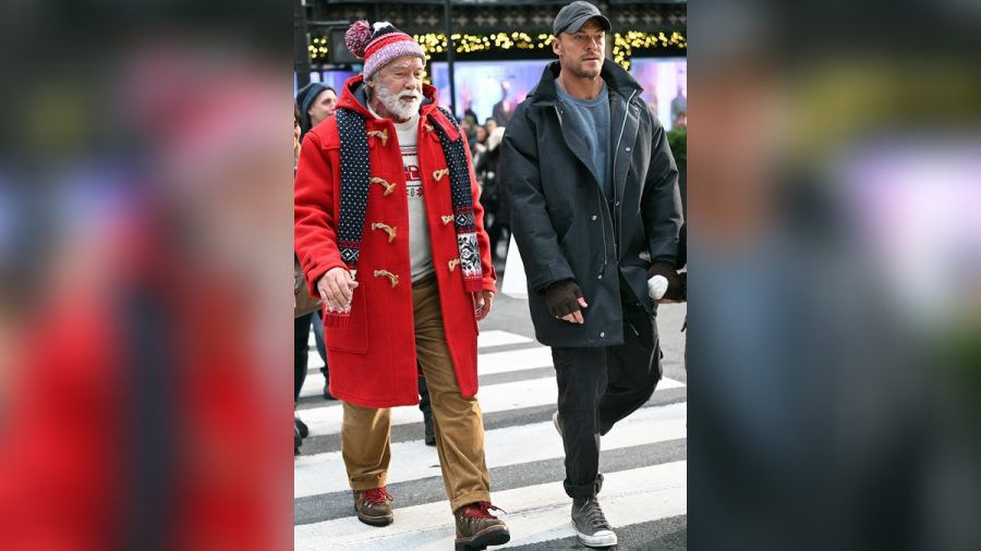 Arnold Schwarzenegger und Alan Ritchson am Set in New York. (jom/spot)