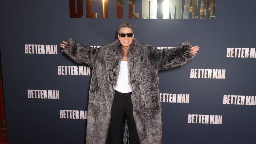 Robbie Williams bei der Premiere seiner Filmbiographie "Better Man" in Paris am 13. Dezember 2024. (tj/spot)