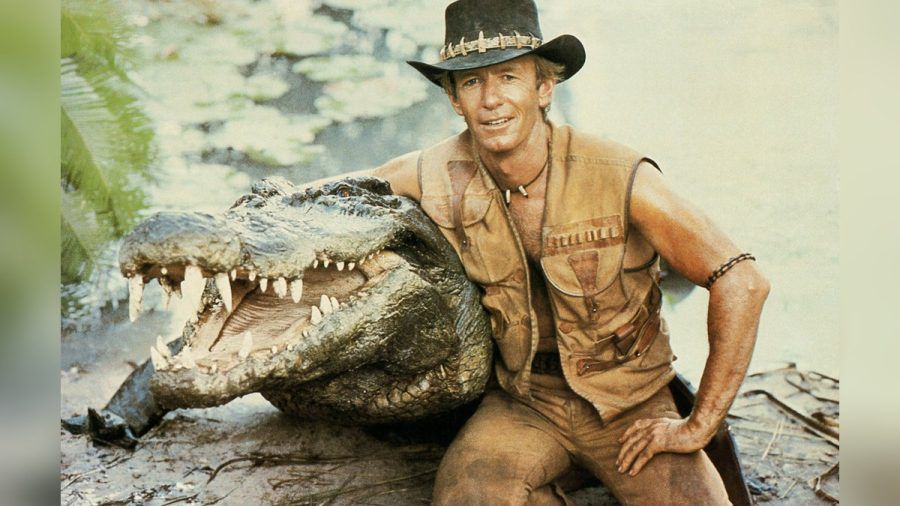 Krokodil Burt mit "Crocodile Dundee"-Star Paul Hogan. (smi/spot)