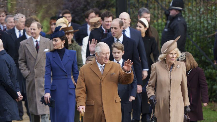 Die Royals beim Weihnachtsspaziergang in Sandringham. (hub/spot)