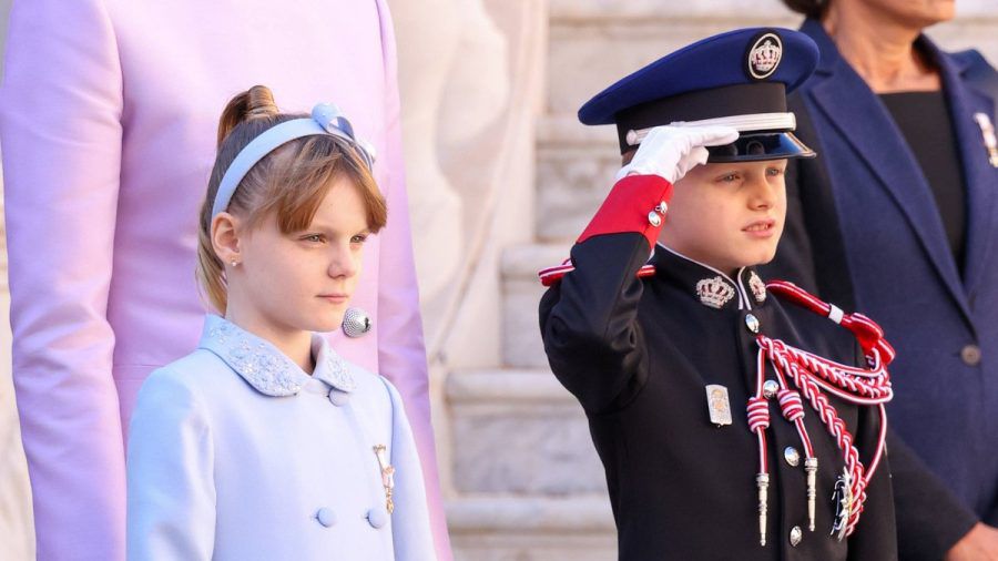 Sie sind immer öfter bei Terminen dabei: Den monegassischen Nationalfeiertag (19. November) absolvierten Gabriella und Jacques pflichtbewusst im Kreise der Fürstenfamilie. (ae/spot)