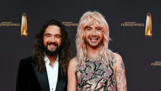 Am 25. September 2024 strahlten Tom (l.) und Bill Kaulitz auf dem roten Teppich des Deutschen Fernsehpreises in Köln. Sie gingen jedoch - anders als 2023 - leer aus. (ae/spot)