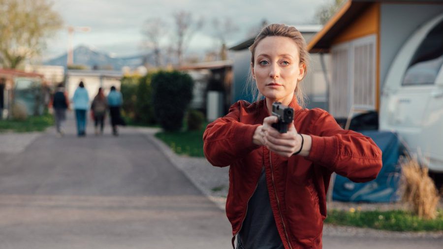 "Die Toten vom Bodensee: Nachtschatten": Kommissarin Luisa Hoffmann (Alina Fritsch) im Einsatz. (cg/spot)