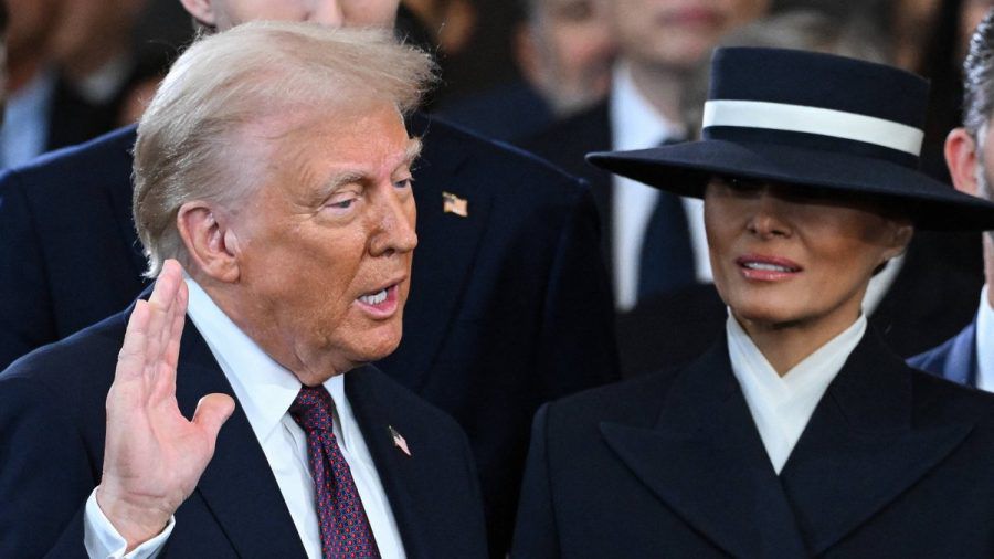 Donald Trump und seine Gattin Melania bei seiner Amtseinführung als neuer Präsident der Vereinigten Staaten. (tj/spot)