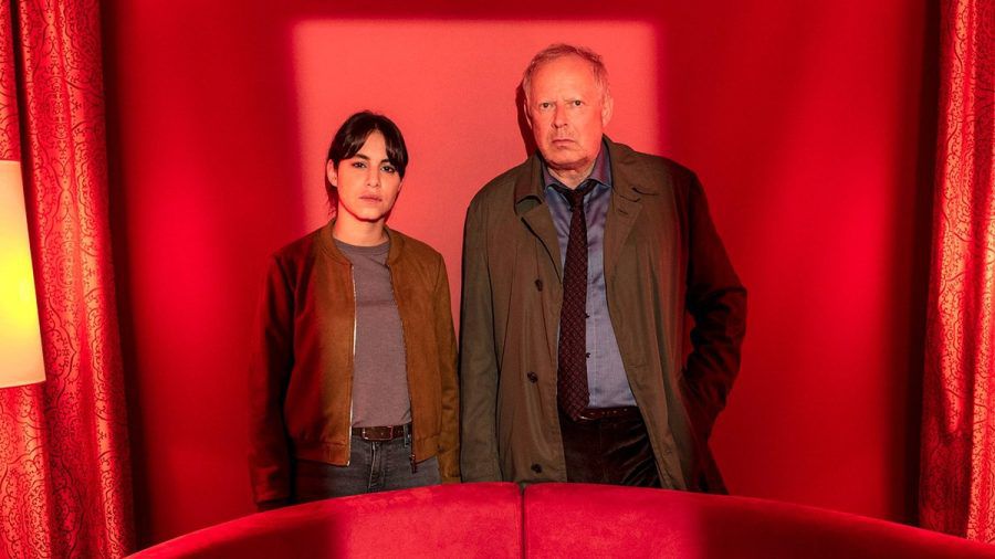 "Tatort: Borowski und das hungrige Herz": Klaus Borowski (Axel Milberg) und seine Kollegin Mila Sahin (Almila Bagriacik). (eyn/spot)