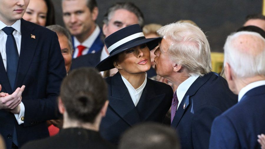 Kusspanne oder Kalkül bei Melania Trump? (wue/spot)