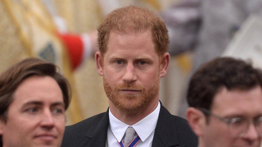 Prinz Harry, hier während der Krönungsfeier von König Charles III. in London, klagt gegen die britische Boulevardpresse. (wue/spot)