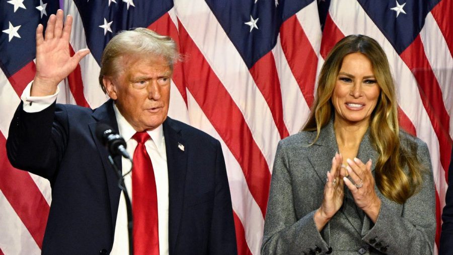 Melania und Donald Trump stehen vor dem Einzug ins Weiße Haus. (jom/spot)