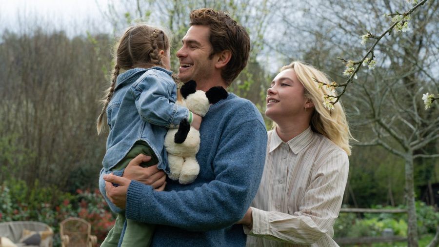 In "We Live in Time" spielen Andrew Garfield und Florence Pugh ein Paar, das sich mit der Vergänglichkeit auseinandersetzen muss. (ncz/spot)