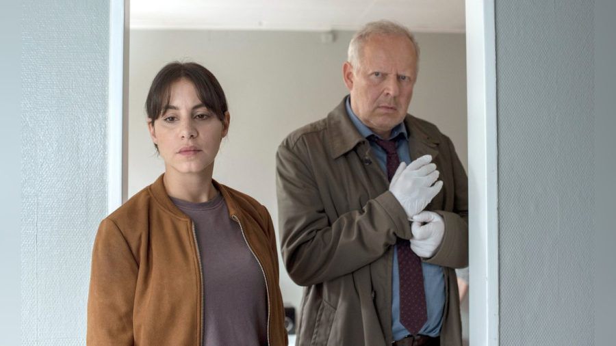 Waren in "Borowski und das hungrige Herz" zum vorletzten Mal in einem Kieler "Tatort" zu sehen: Almila Bagriacik und Axel Milberg. (dr/spot)