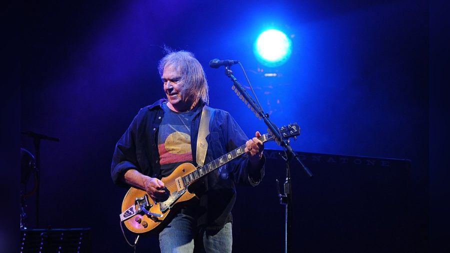 Neil Young bei seinem Auftritt auf dem Glastonbury Festival im Jahr 2009. (the/spot)