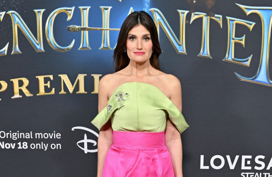 Idina Menzel  - Disenchanted premiere - Novmber 2022 - CA - Getty BangShowbiz