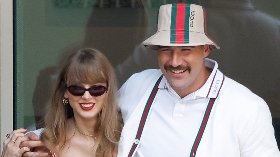 Taylor Swift und Travis Kelce machten im Spätsommer 2023 ihre Beziehung offiziell. (dam/spot)